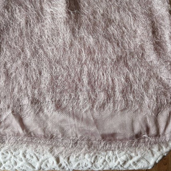 Rhinestone edged, long haired blouse - Picture 8 of 8